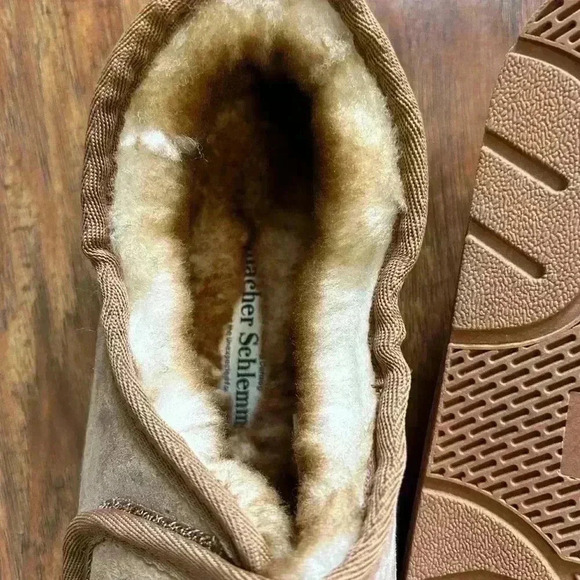 Hammacher Schlemmer The Lady's Adjustable Sheepskin Slippers Women’s Size M Fall - Picture 6 of 7